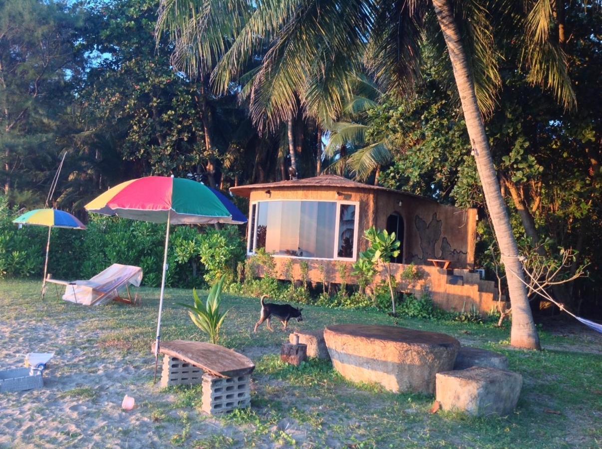 Ban Tawansongfa Hotell Lang Suan Exteriör bild